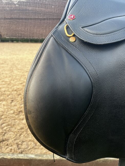 Beautiful Black Albion Jump / XC Monoflap Saddle, Albion Kontact Adjusta , KollieFox, Jumping Saddle, Cardiff, Image 11