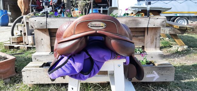 Wunderschöner brauner Springsattel Butterfly Claudia 17", Butterfly Dt. Saddlery  Claudia , Maresa, Jumping Saddle, Pfullingen, Image 5