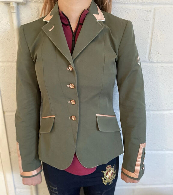 Beautiful green and Rose gold Bespoke Flying changes show jacket, Flying changes Short jacket, Rebecca  Taylor, Turnierbekleidung, Plymouth, Abbildung 3