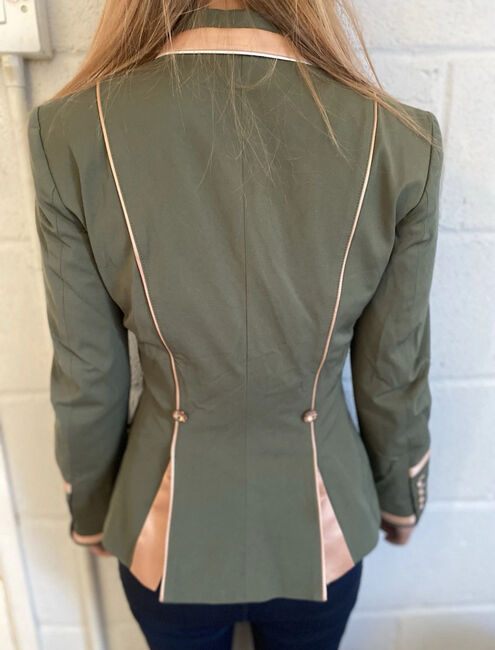 Beautiful green and Rose gold Bespoke Flying changes show jacket, Flying changes Short jacket, Rebecca  Taylor, Turnierbekleidung, Plymouth, Abbildung 4