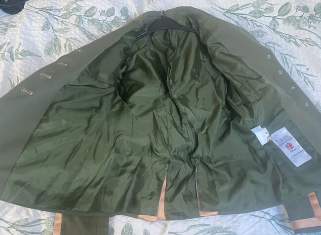 Beautiful green and Rose gold Bespoke Flying changes show jacket, Flying changes Short jacket, Rebecca  Taylor, Turnierbekleidung, Plymouth, Abbildung 5