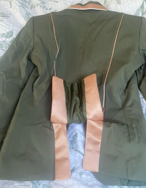 Beautiful green and Rose gold Bespoke Flying changes show jacket, Flying changes Short jacket, Rebecca  Taylor, Turnierbekleidung, Plymouth, Abbildung 6