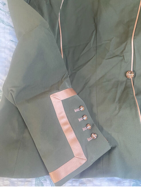 Beautiful green and Rose gold Bespoke Flying changes show jacket, Flying changes Short jacket, Rebecca  Taylor, Turnierbekleidung, Plymouth, Abbildung 7