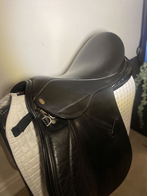 Beautiful Minster 17.5” Black Leather GP Saddle, Minster GP, Laura Tapply, All Purpose Saddle, Epsom, Image 6