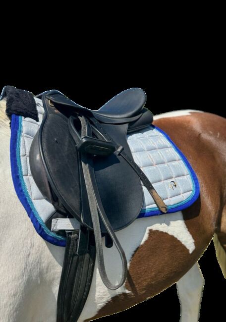 Beautiful white with full silver glitter saddle pad and ear bonnet set, Angel Equine , Abbey, Other Pads, Pretoria , Image 2