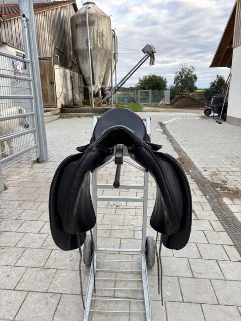 Gebrauchter Mac Arthur Dressursattel, Mac Arthur Dressursattel 16-17 Zoll , Carina, Lambskin Pad, Hagelstadt