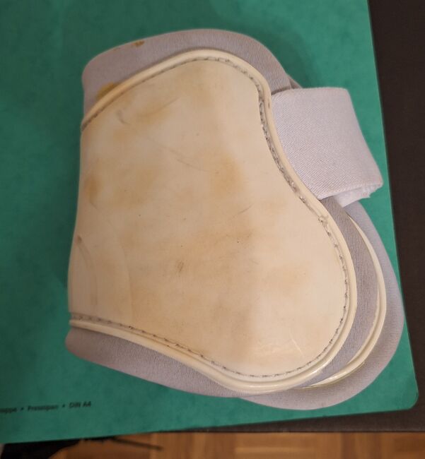 Beinschutz, Manuela Schmiedhofer , Tendon Boots, Obdach, Image 3