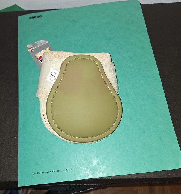 Beinschutz, Manuela Schmiedhofer , Tendon Boots, Obdach, Image 4