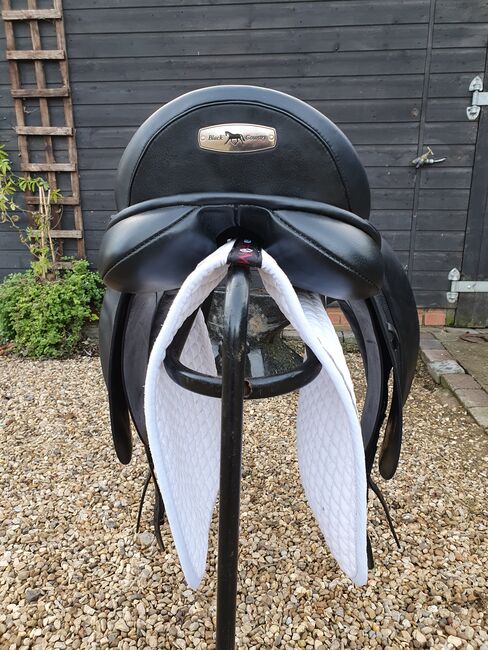 Black Country Eloquence X Dressage Saddle with Freedom Tree, black country Eloquence X, SAL TUCKER, Dressage Saddle, Nr Melton Mowbray, Image 3