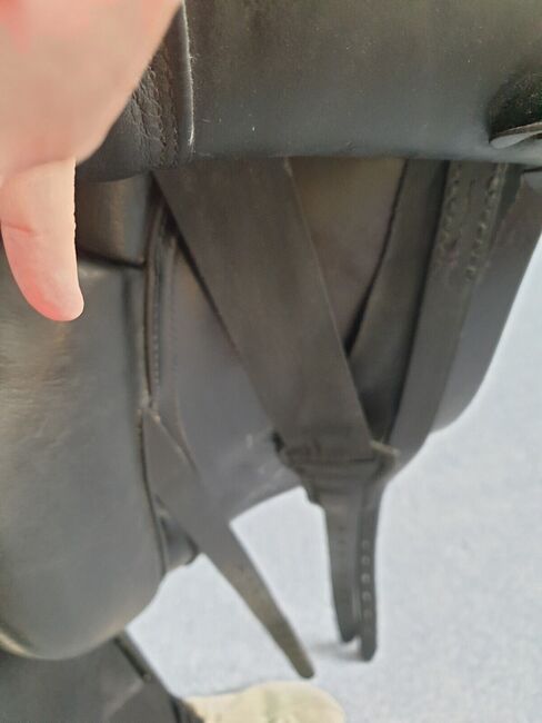 Black Kieffer Paris Exclusio 17.5" dressage saddle Medium Wide in very good condition. ONO, Kieffer Kieffer Paris Exclusion, Emma Joy Burrows, Dressage Saddle, Wantage, Image 7