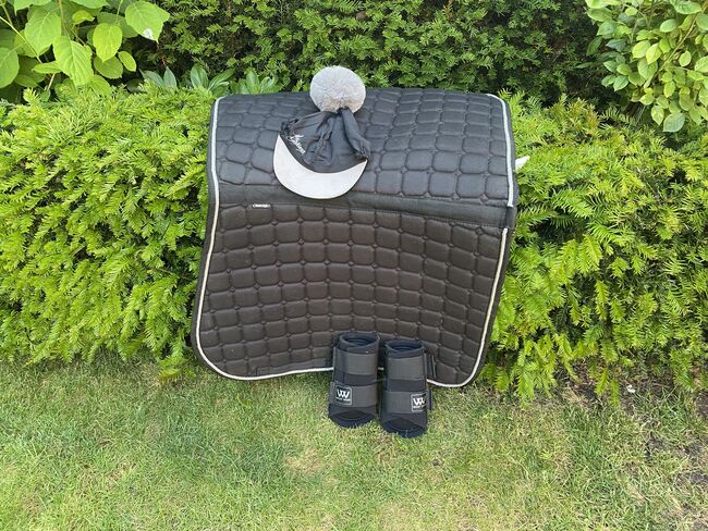 ‼️BLACK MACHY SET‼️, Horze, weatherbeater & Lemieux  Saddle pad, Flyhood & hatsilk , Tiggy, Saddle Accessories, Surrey 