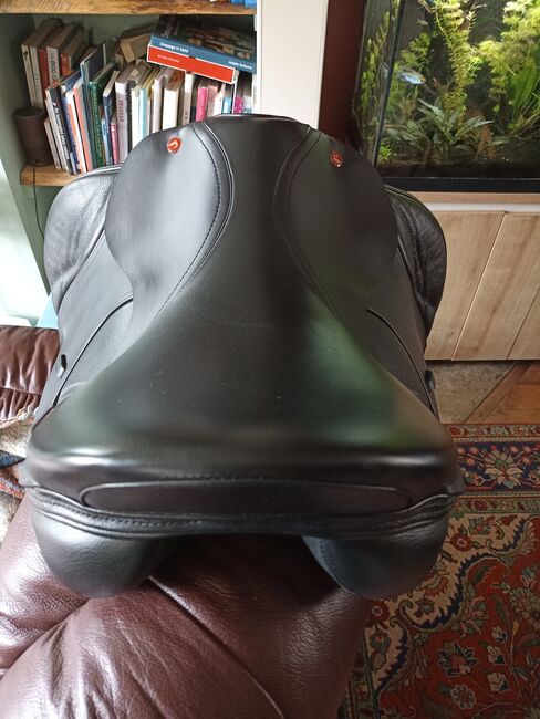 Black Thorowgood T8 16.5" GP saddle, Thorowgood  T8, Emma Garioch , All Purpose Saddle, Melksham , Image 2