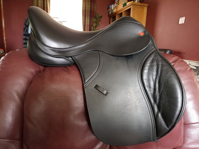 Black Thorowgood T8 16.5" GP saddle, Thorowgood  T8, Emma Garioch , All Purpose Saddle, Melksham , Image 3