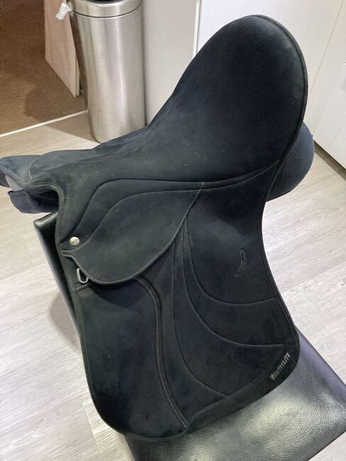 Black Wintec 17” saddle - as nee, Wintec, Jayne Holmes, All Purpose Saddle, Oxford , Image 2
