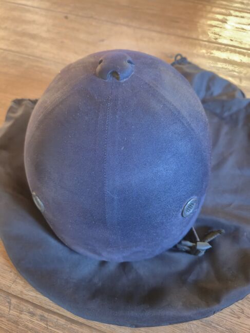 Blaue  Reithelm Gr. 57/7, Céline, Reithelme, Worb, Abbildung 2