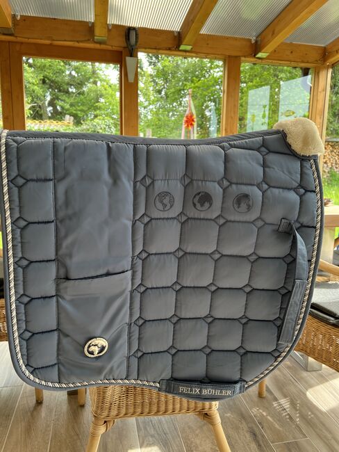 Blaue Schabracke DR mit Handytasche Felix Bühler, Katja Ott, Dressage Pads, Bernbeuren, Image 2