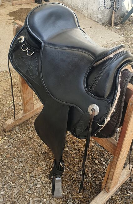 Barefoot Sattel, Barefoot  Atlanta, Nicole Baldt, Treeless Saddle, St. Leonhard in Pass., Image 3