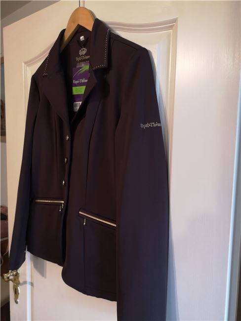 Braunes jacket, Equi Theme , Jenny B. , Turnierbekleidung, Wittendorf, Abbildung 6