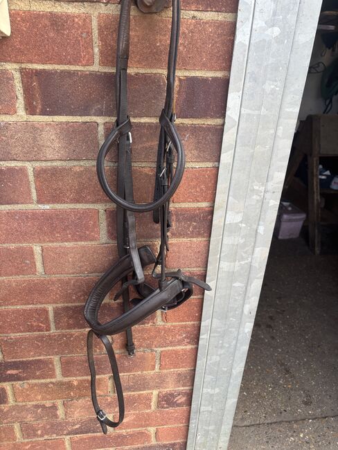 Brown Crank Cavesson with Flash, Naomi Harbour, Bridles & Headstalls, London