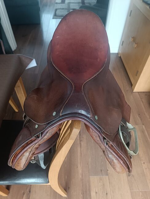 Brown leather saddle in good condition, Julie , Other Saddle, Widnes , Image 3