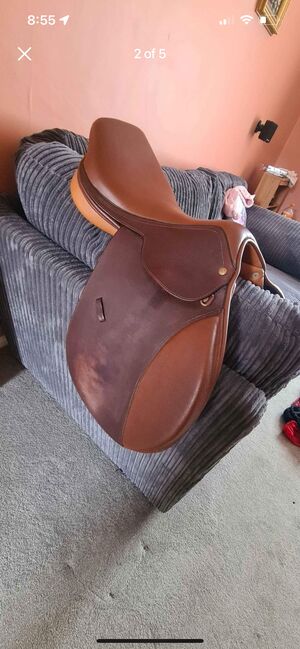 Brown saddle 17.5, J p heritage, Alix, Jumping Saddle, Barkingside, Image 2