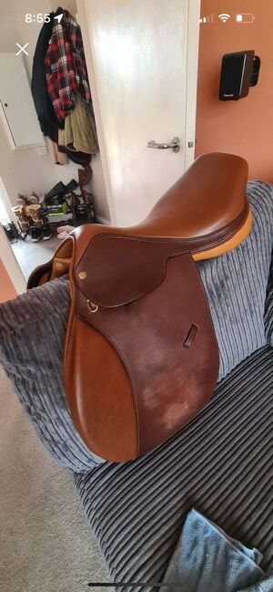 Brown saddle 17.5, J p heritage, Alix, Springsattel, Barkingside