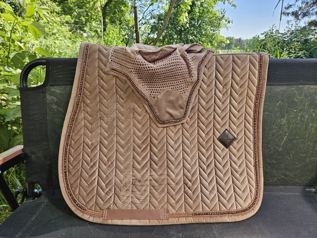 Braunes Kentucky Horsewear Set Velvet Pearls, Kentucky Velvet Pearls, Laura, Dressage Pads, Recklinghausen