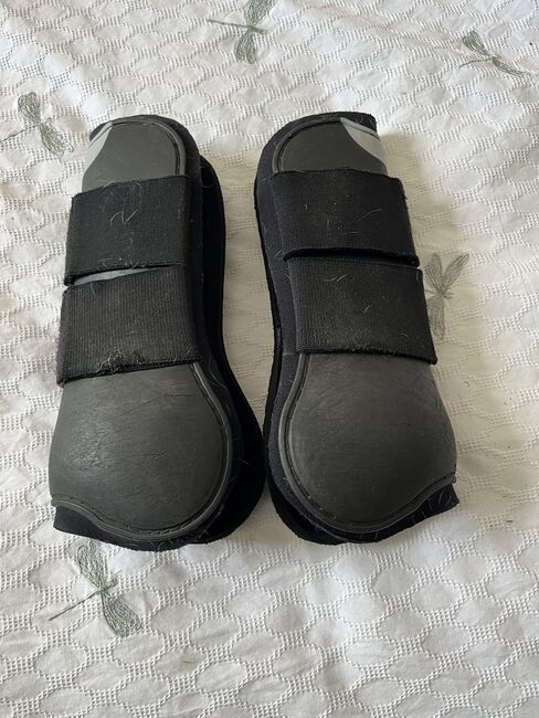 Brushing boots - size full, Jeanette Alison Caw, Ochraniacze, Sheffield