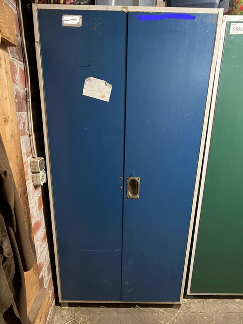 Bundeswehrschrank/Sattelschrank, Theresa, Sattelschrank / Bundeswehrschrank, Bottrop-Kirchhellen