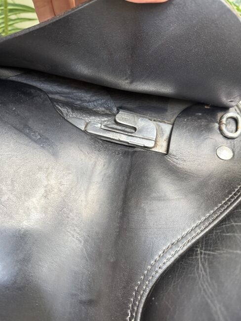 Busse Basel 17,5 inch leren dressuurzadel, Busse Basel, Cindy Lenssen, Dressage Saddle, Arnhem, Image 3