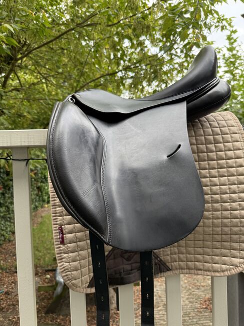 Busse Basel 17,5 inch leren dressuurzadel, Busse Basel, Cindy Lenssen, Dressage Saddle, Arnhem, Image 6