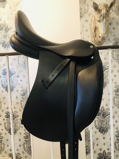 Busse Basel Flexi 17 Zoll, Busse Basel, Christina , Dressage Saddle, Hambergen, Image 4