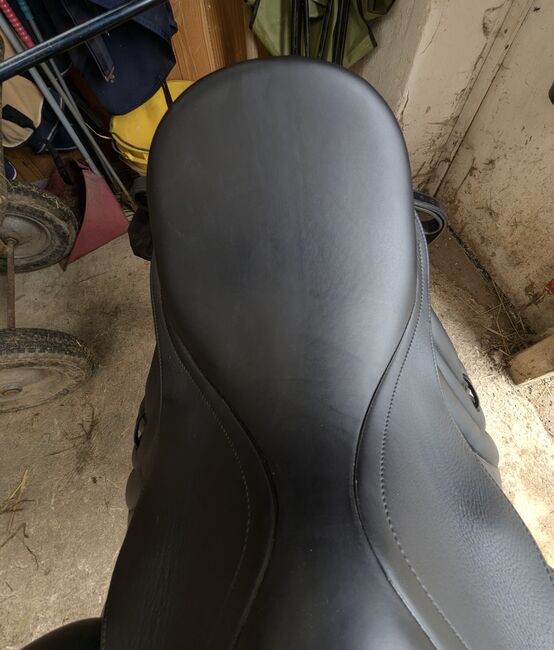 Busse Bozen 17.5 Dressursattel neuwertig, Busse Bozen, Melanie Knorr , Dressage Saddle, Nettersheim, Image 4