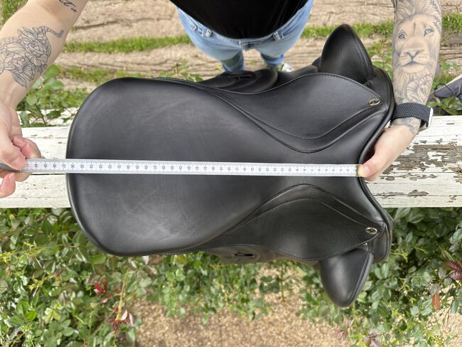 Busse Bozen Dressursattel 16,5, Busse Bozen, Lena-Marie, Dressursattel, Klagenfurt-Viktring, Abbildung 5
