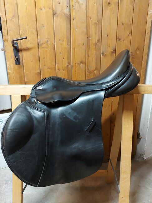 Busse Springsattel Toronto 17" 31er KW, Busse Toronto, V. Lohe, Jumping Saddle, Walsrode, Image 5