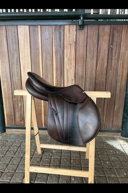 Butet Springsattel, Butet Flachsitzer, Julia , Jumping Saddle, Zülpich, Image 2