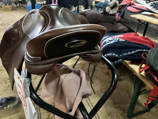 Butterfly Dressursattel Claudia 17Zoll, Butterfly , Dt-Saddlery Claudia , Alina Granderath, Dressage Saddle, Neustadt , Image 3