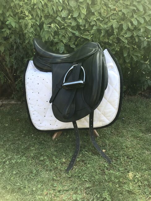 Capreole Dressursattel Cortese 17,5 Zoll schwarz neuwertig, Capreole , Sabine , Dressage Saddle, Stockstadt , Image 2