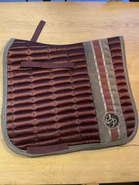 Cavalli Puri Dressurschabracke, Cavalli Puri Odello Derby, Lona Rommes, Dressage Pads, Mondorf