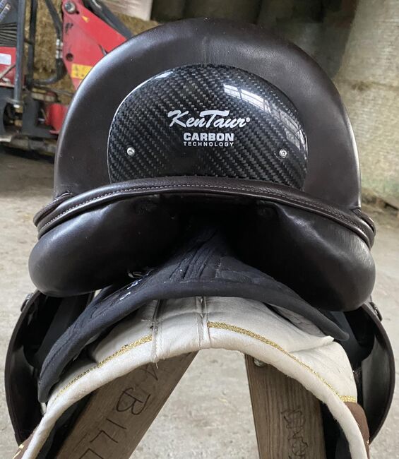 Kentaur Ithaka 18“ - 3/4 Jahr alt Havanna, Kentaur  Ithaka, Nicole, Dressage Saddle, Bünde, Image 2