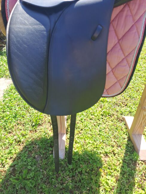 Charlys Physio Dressursattel Klettpausche, Charlys Physio ( Physiotherapeut Carly Vanderoemme), hergestellt von der Sattlerei Frank Baines (GB) Dressursattel Monoblatt, Chris, Dressage Saddle, Knittlingen, Image 3