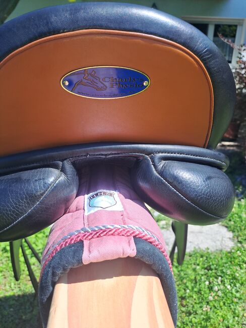 Charlys Physio Dressursattel Klettpausche, Charlys Physio ( Physiotherapeut Carly Vanderoemme), hergestellt von der Sattlerei Frank Baines (GB) Dressursattel Monoblatt, Chris, Dressage Saddle, Knittlingen, Image 5