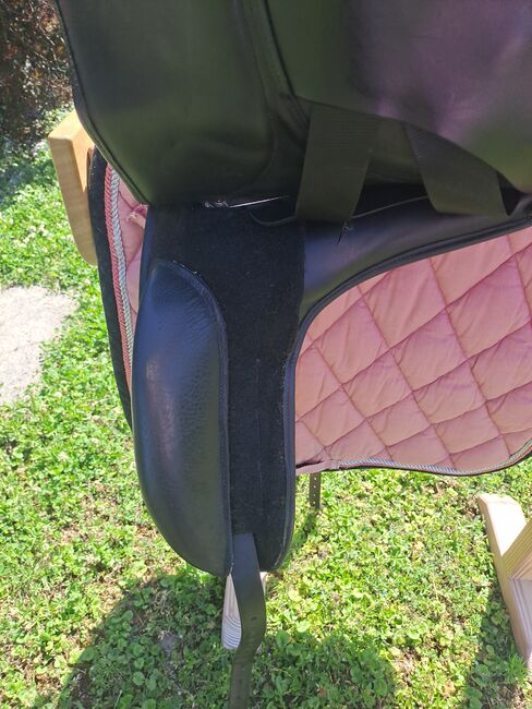 Charlys Physio Dressursattel Klettpausche, Charlys Physio ( Physiotherapeut Carly Vanderoemme), hergestellt von der Sattlerei Frank Baines (GB) Dressursattel Monoblatt, Chris, Dressage Saddle, Knittlingen, Image 7