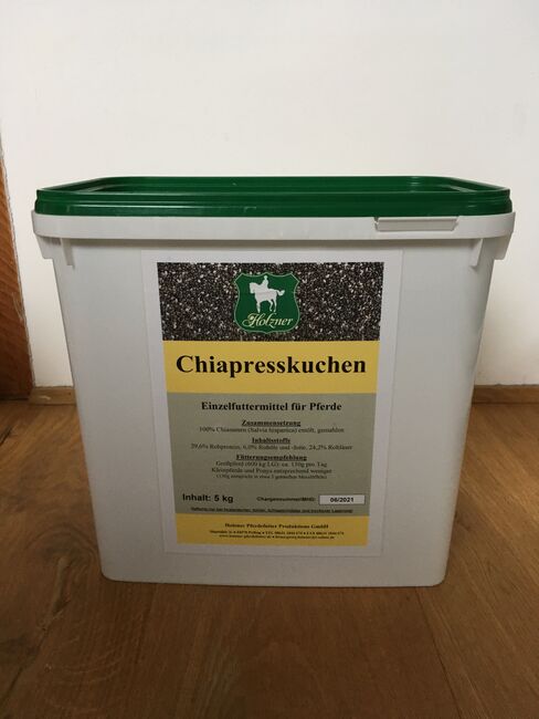 Chiapresskuchen von Holzner, 4kg, Katharina Robertson, Pferdefutter, Prutting