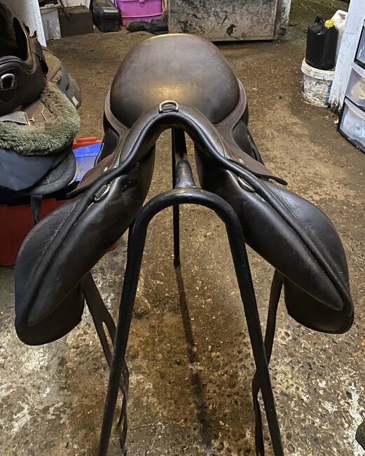 Childeric CFAP 17.5” Saddle, Childeric CFAP, Natalie Morphew, Jumping Saddle, Heathfield, Image 3