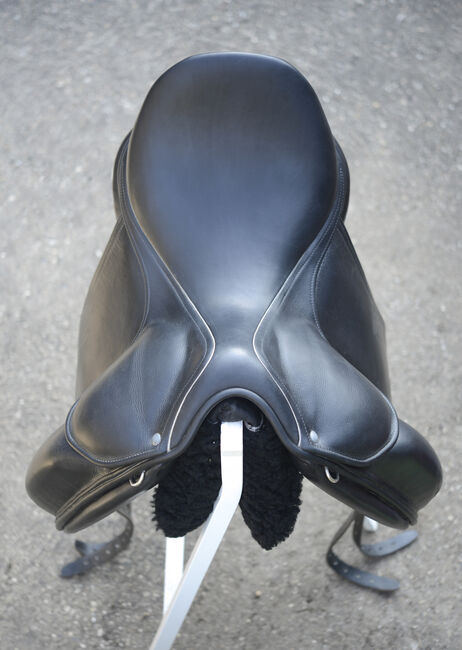 Childeric DAC 17,5, Childeric DAC, Monika Holzner, Dressage Saddle, La Forêt-Sainte-Croix, Image 3