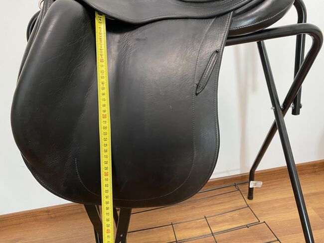 Childeric DHE 17L Dressursattel, Childeric DHE, Csilla Nagy, Dressage Saddle, Vecsés, Image 4