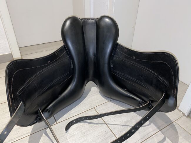 Dressursattel Childéric DSG, 17,5 Zoll, Childéric DSG, Paulina Ulherr, Dressage Saddle, Schorndorf, Image 6