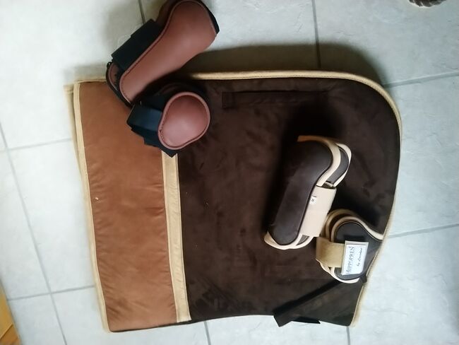 Schicke Schabracke in Wildleder Optik !, Andrea , Dressage Pads, iserlohn