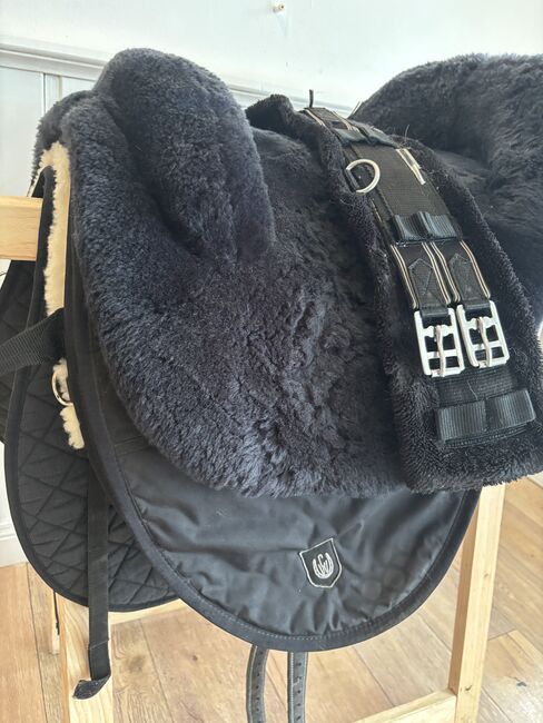 Christ  Cloud Lammfellsattel WB mit Pauschen, wie neu, Christ , Michele Schueller, Lambskin Pad, Leiblfing, Image 4